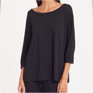 Cuyana womens top black scoop neck raglan sleeves